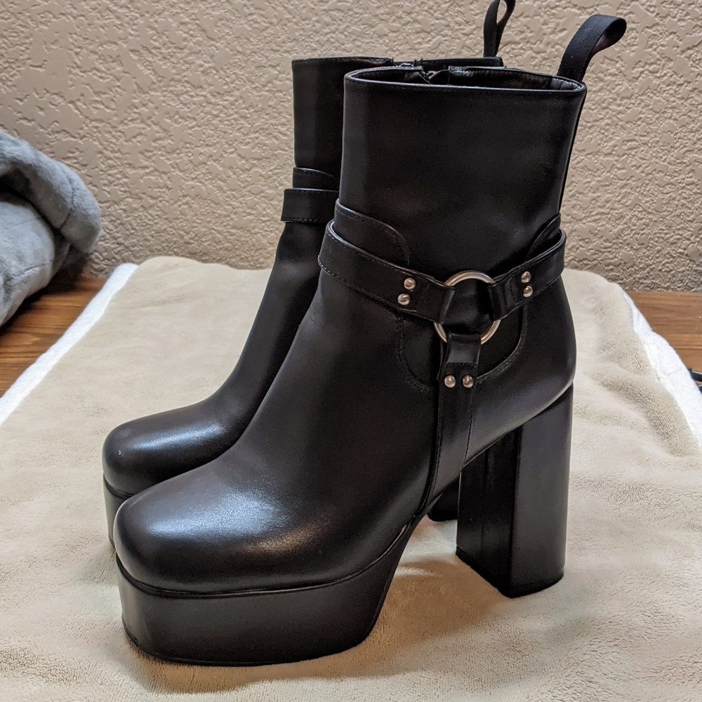 Lamoda Harness Boots sz 9